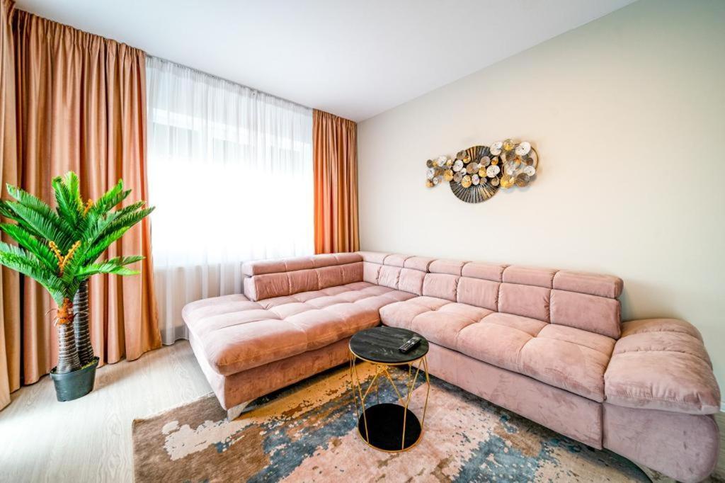 Apartament Pink Velvet Rk Ghimbav Zewnętrze zdjęcie